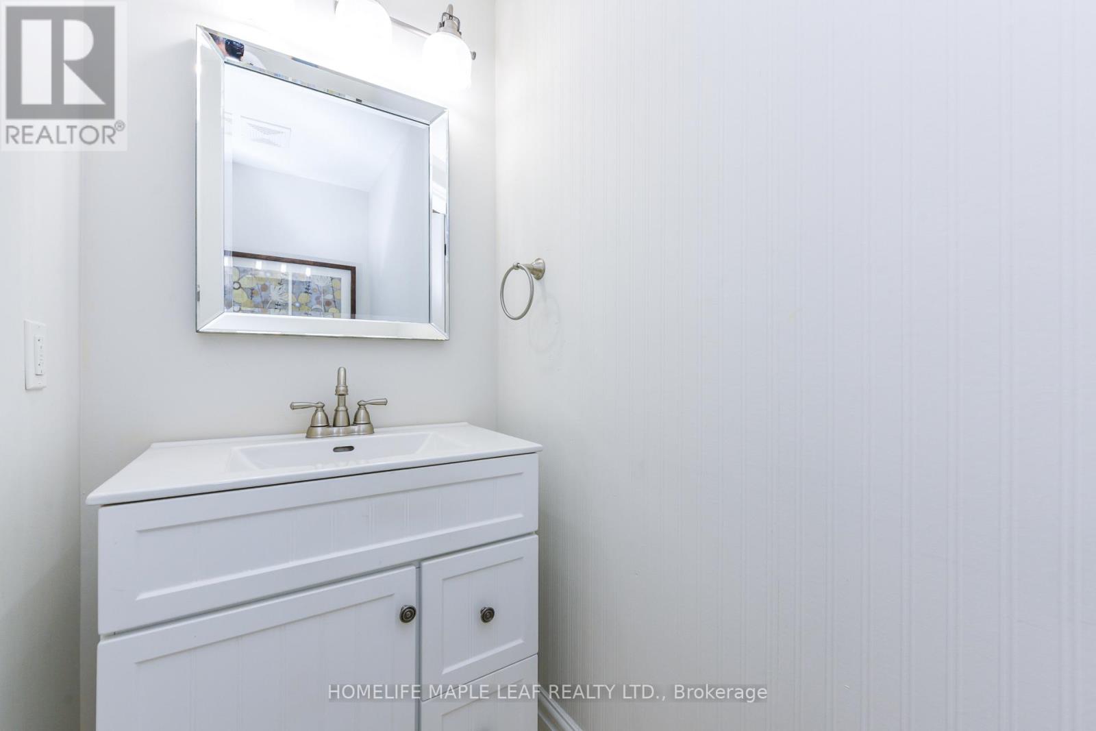 7 Southbury Manor Drive, Caledon, Ontario  L7E 1X7 - Photo 10 - W12880156