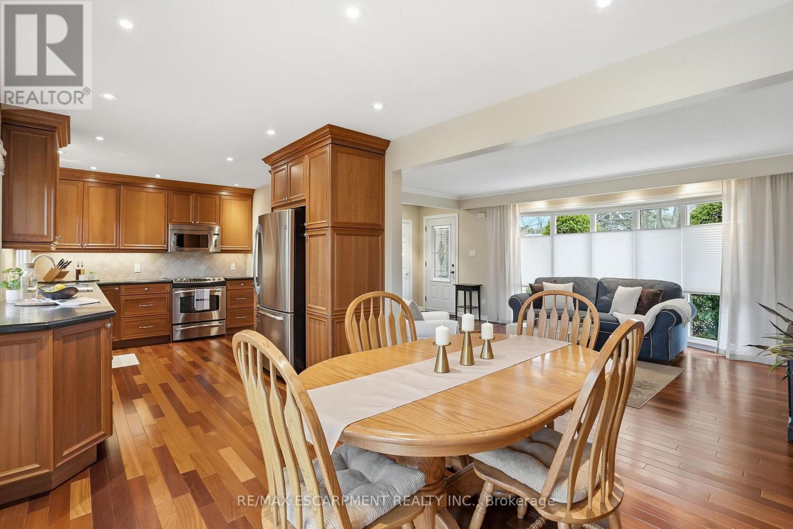 5210 Mulberry Drive, Burlington, Ontario  L7L 3P4 - Photo 15 - W12880178