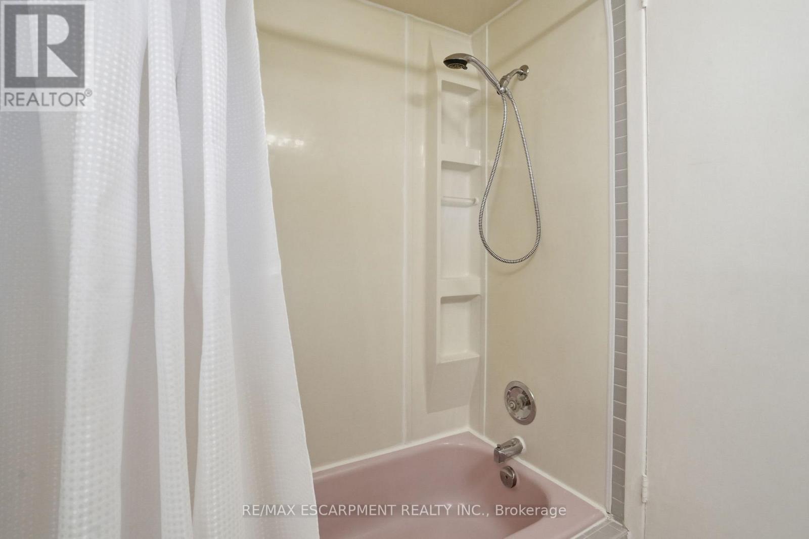 5210 Mulberry Drive, Burlington, Ontario  L7L 3P4 - Photo 26 - W12880178