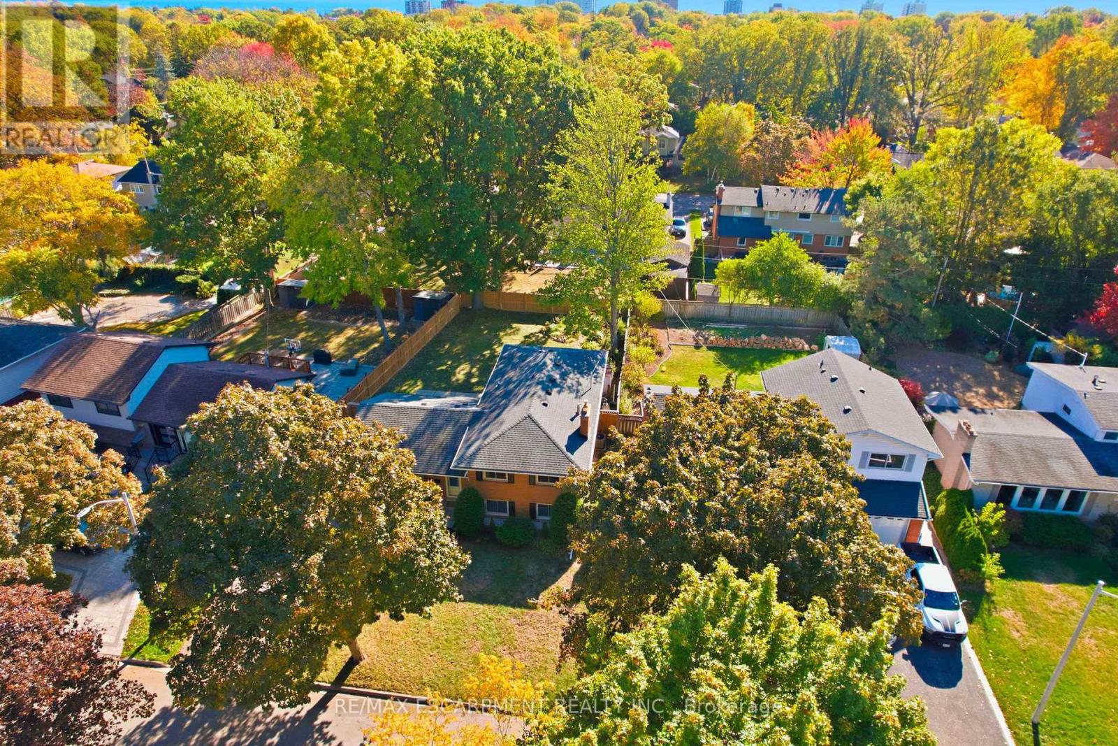 5210 Mulberry Drive, Burlington, Ontario  L7L 3P4 - Photo 40 - W12880178