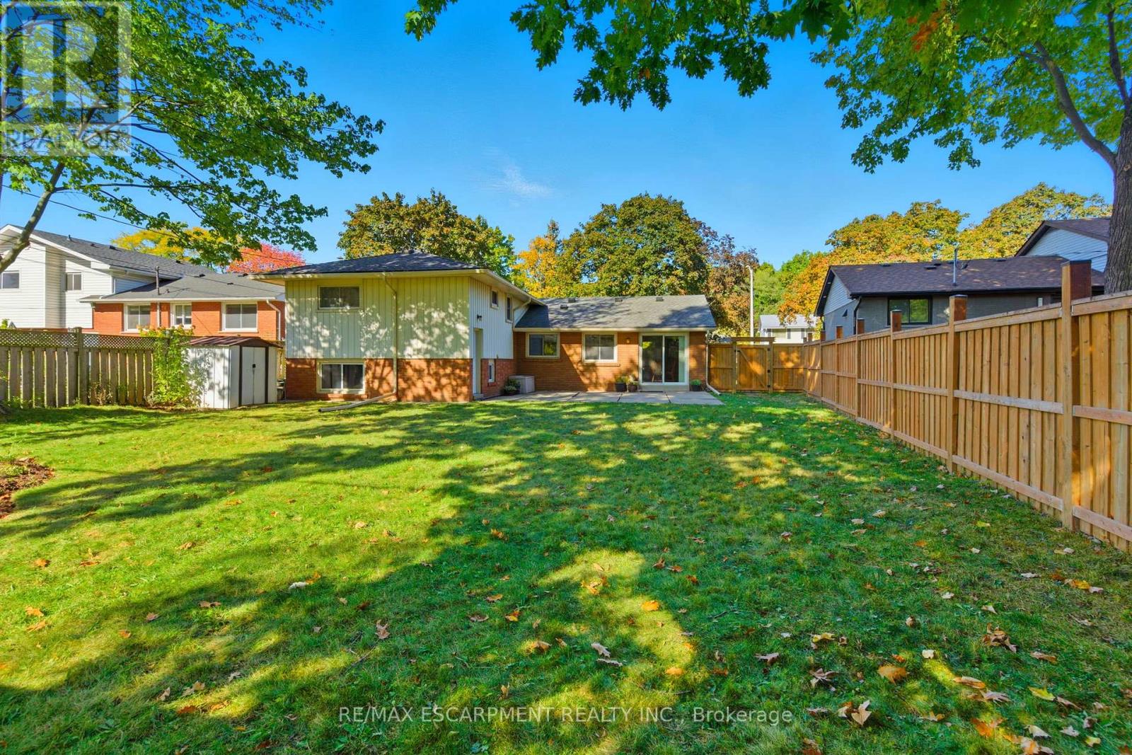 5210 Mulberry Drive, Burlington, Ontario  L7L 3P4 - Photo 6 - W12880178