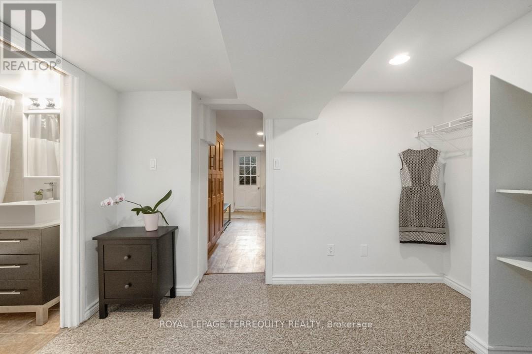 Bsmt - 95 Macdonell Avenue, Toronto (Roncesvalles), Ontario  M6R 2A4 - Photo 13 - W12880208