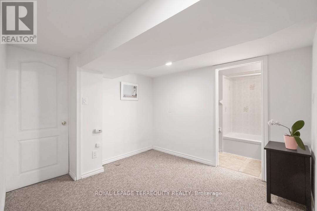 Bsmt - 95 Macdonell Avenue, Toronto (Roncesvalles), Ontario  M6R 2A4 - Photo 18 - W12880208