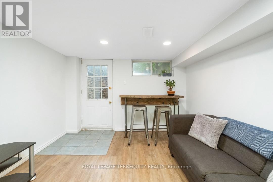 Bsmt - 95 Macdonell Avenue, Toronto (Roncesvalles), Ontario  M6R 2A4 - Photo 7 - W12880208