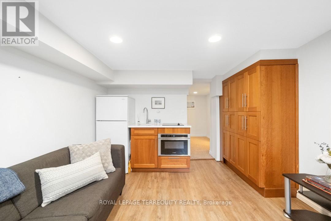 Bsmt - 95 Macdonell Avenue, Toronto (Roncesvalles), Ontario  M6R 2A4 - Photo 9 - W12880208