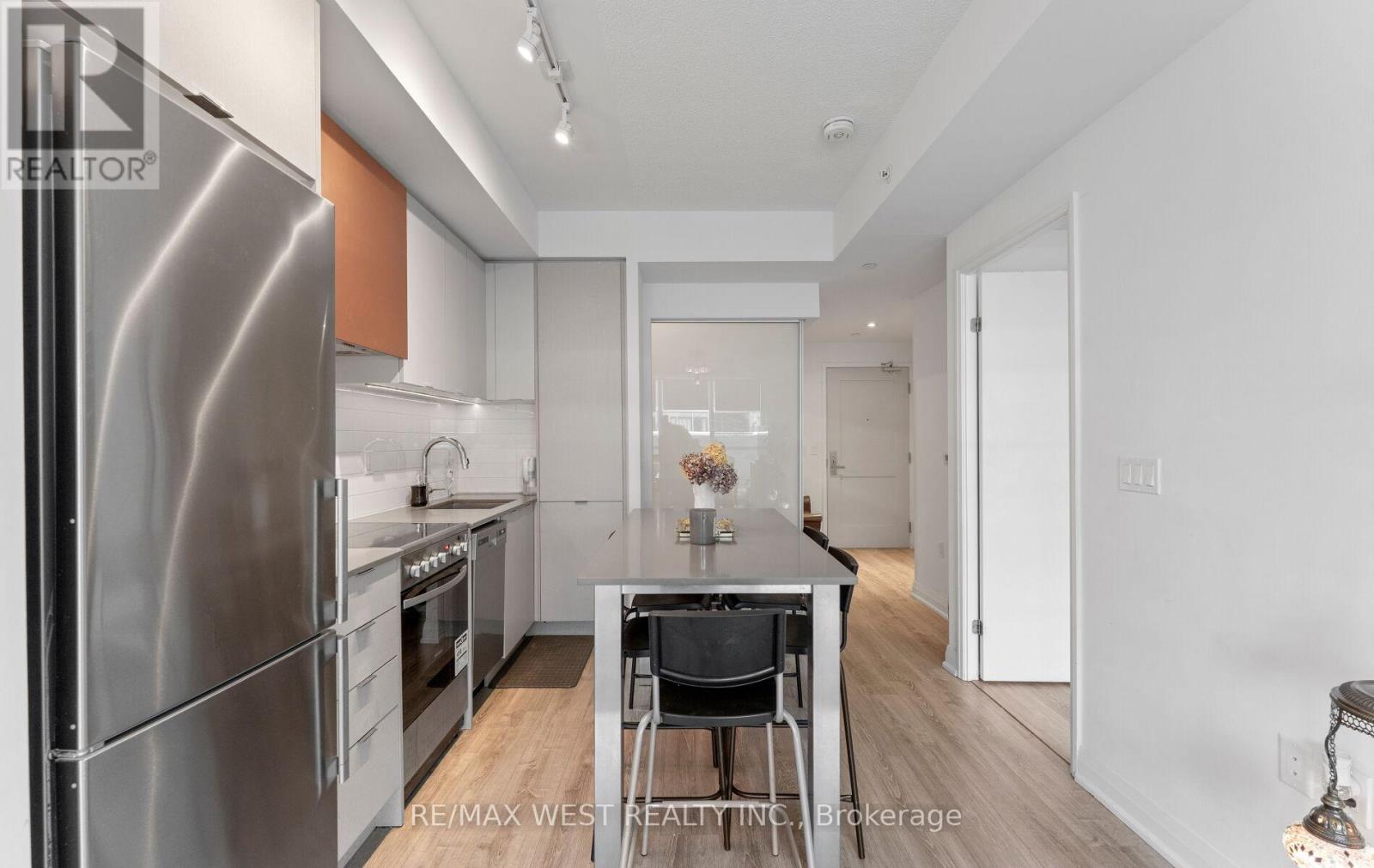 806 - 10 GIBBS ROAD, Toronto, Ontario