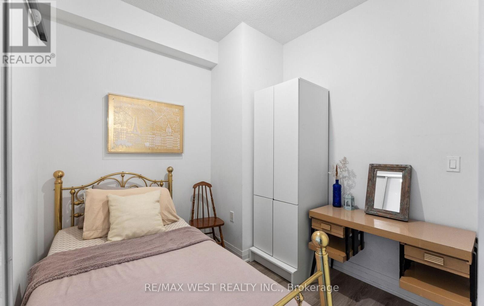 806 - 10 Gibbs Road, Toronto, Ontario  M9B 0E2 - Photo 6 - W12880244