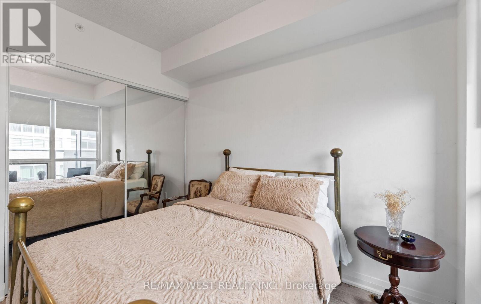 806 - 10 Gibbs Road, Toronto, Ontario  M9B 0E2 - Photo 7 - W12880244