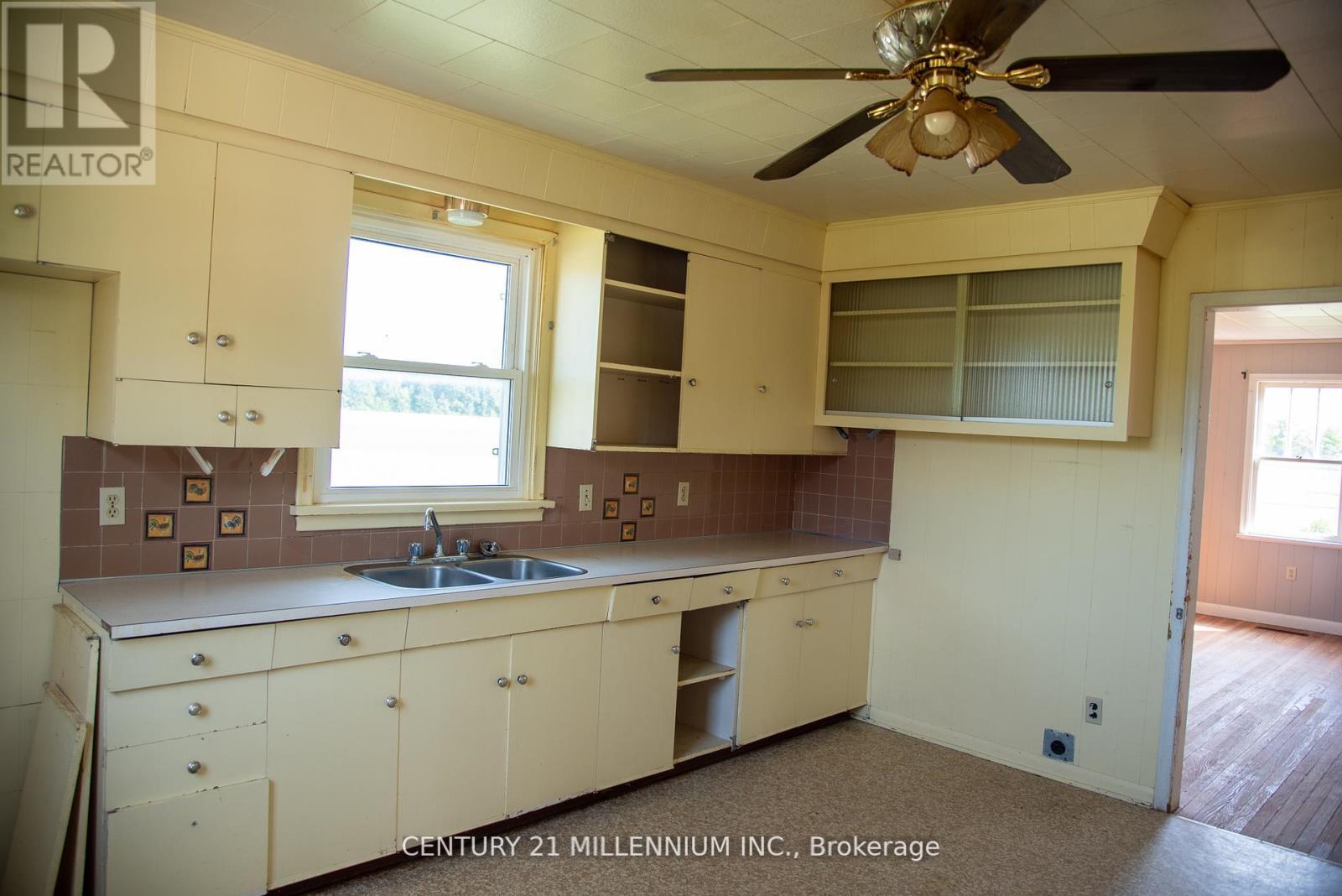 1917 Hansler Road, Thorold (Allanburg/thorold South), Ontario  L2V 5J5 - Photo 5 - X12880046