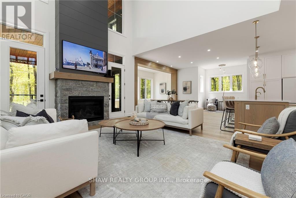 14 St Georges Court, Huntsville (Chaffey), Ontario  P1H 1A5 - Photo 3 - X12880170