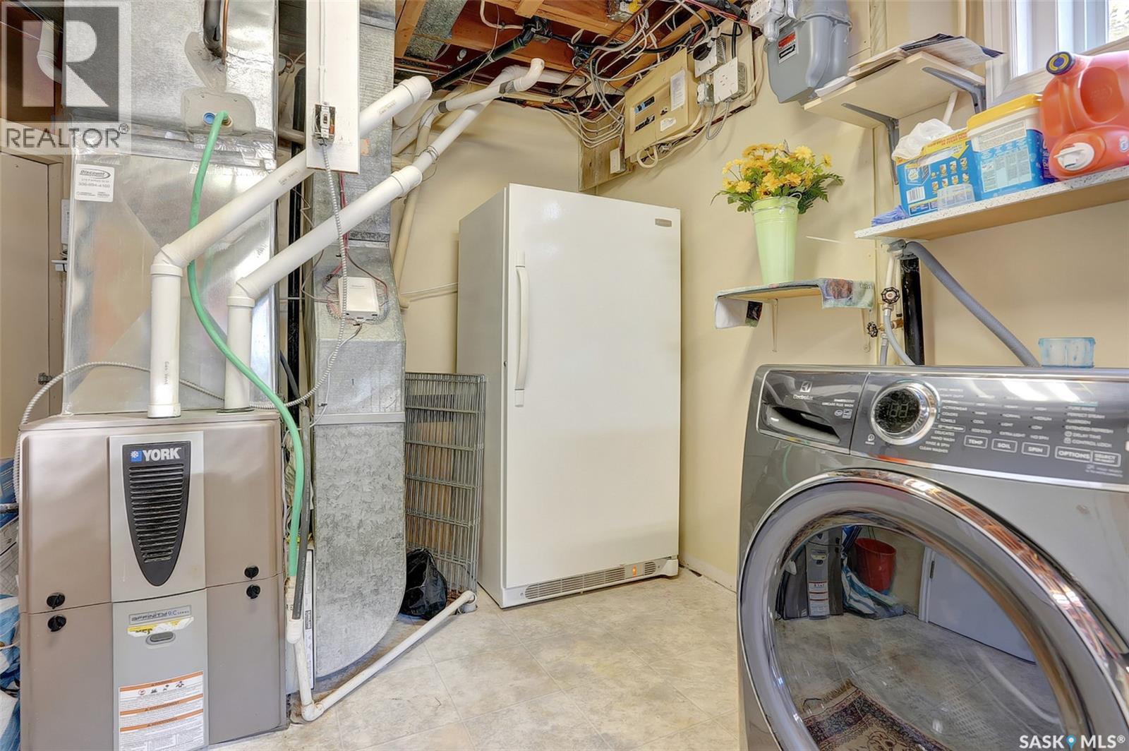 1309 Algoma Avenue, Moose Jaw, Saskatchewan  S6H 3Z9 - Photo 38 - SK030377