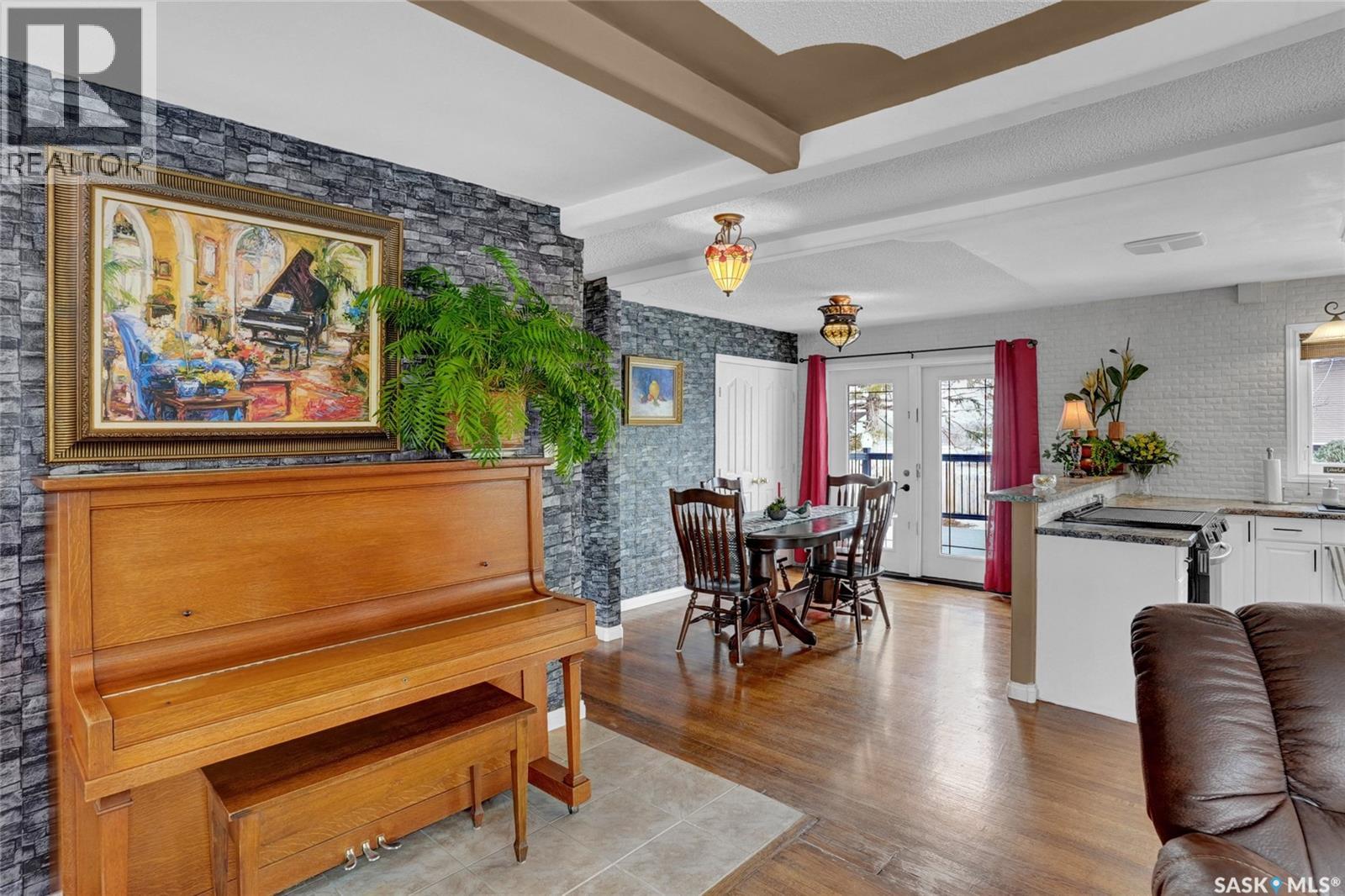 1309 Algoma Avenue, Moose Jaw, Saskatchewan  S6H 3Z9 - Photo 7 - SK030377