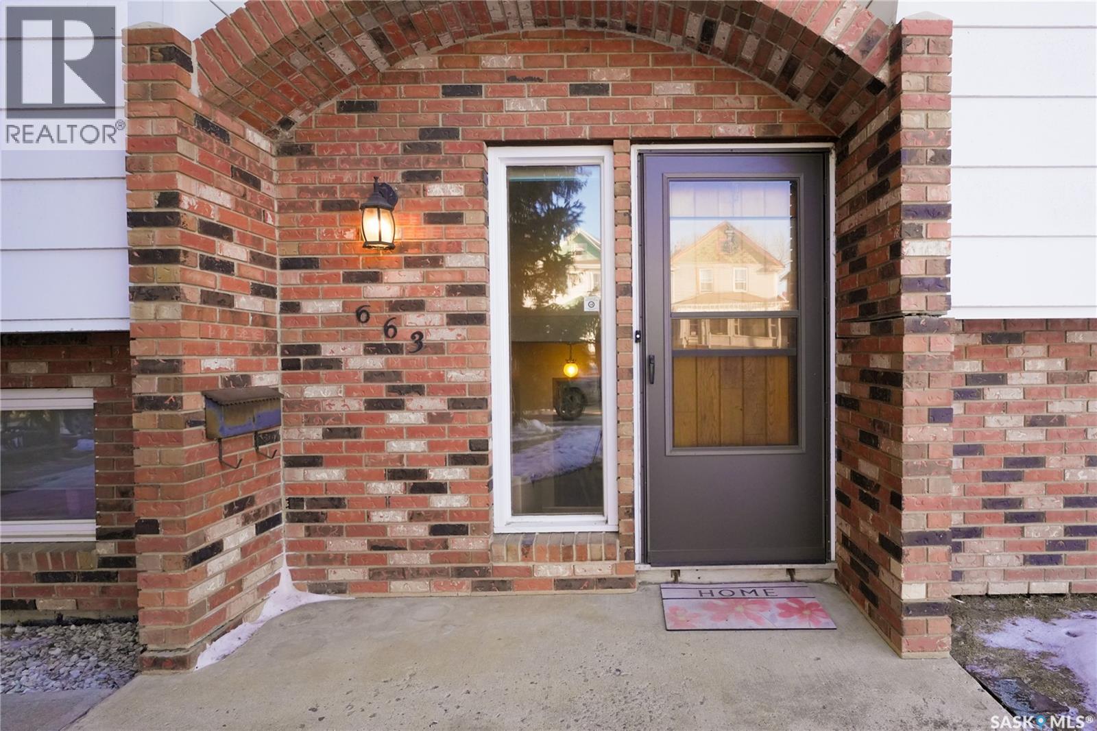 663 Athabasca Street W, Moose Jaw, Saskatchewan  S6H 2C7 - Photo 3 - SK030349