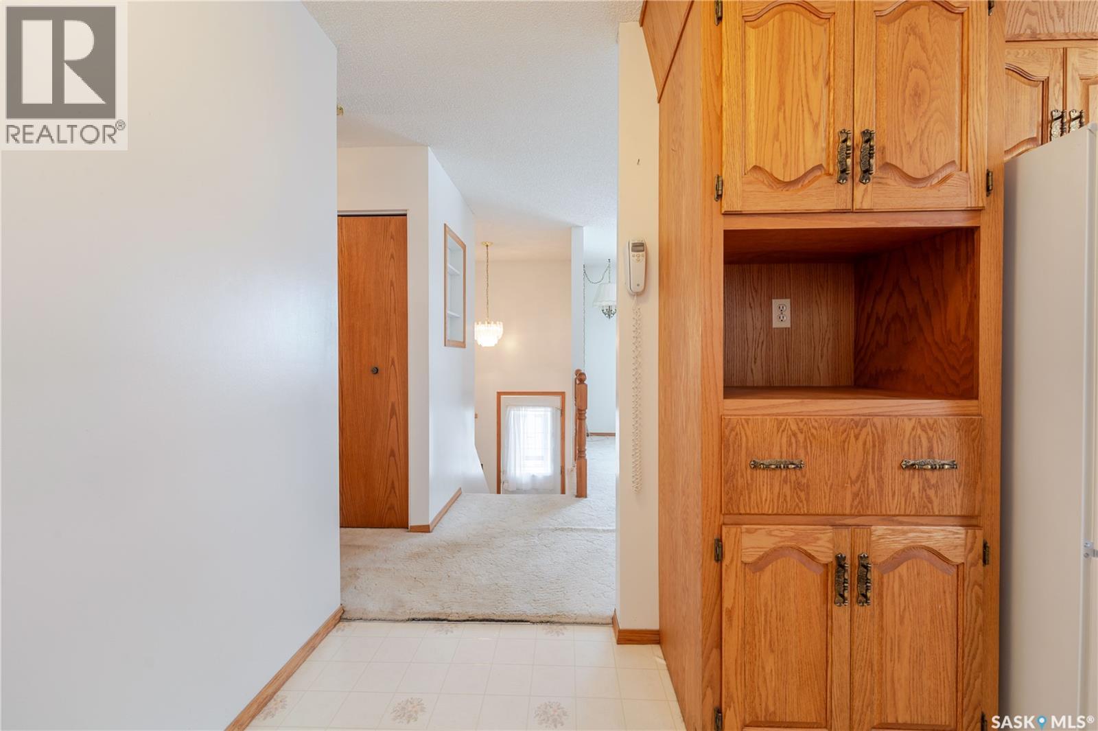 974 Hawthorne Crescent, Moose Jaw, Saskatchewan  S6H 6T6 - Photo 12 - SK030236