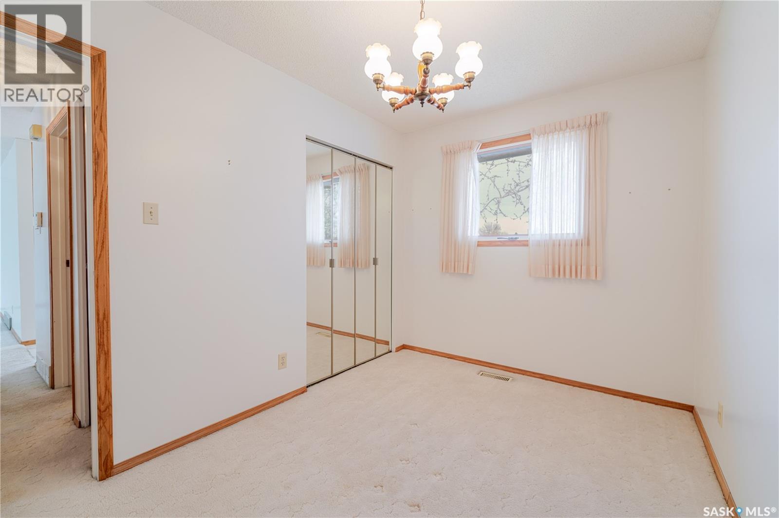 974 Hawthorne Crescent, Moose Jaw, Saskatchewan  S6H 6T6 - Photo 16 - SK030236