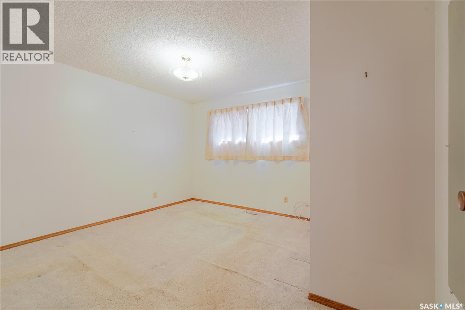 974 Hawthorne Crescent, Moose Jaw, Saskatchewan  S6H 6T6 - Photo 18 - SK030236