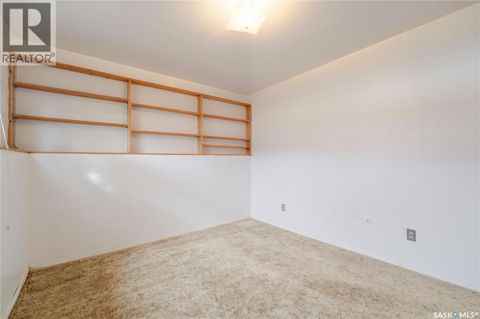 974 Hawthorne Crescent, Moose Jaw, Saskatchewan  S6H 6T6 - Photo 28 - SK030236