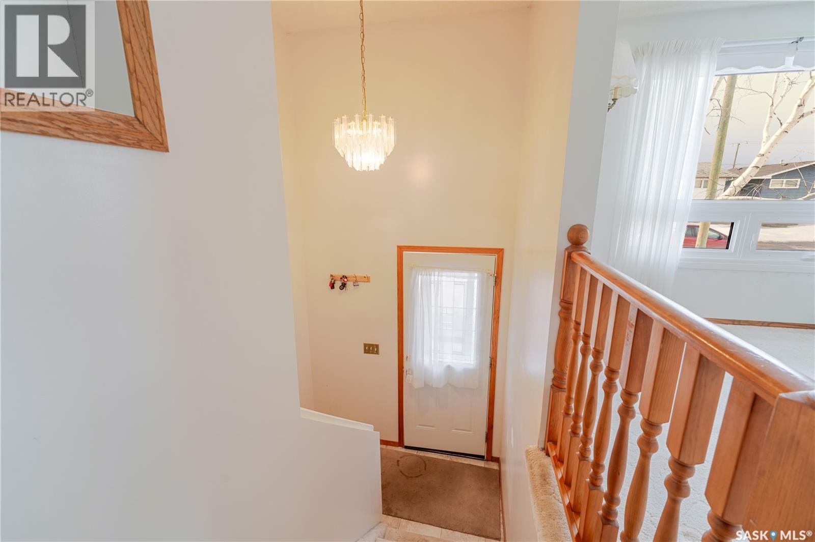 974 Hawthorne Crescent, Moose Jaw, Saskatchewan  S6H 6T6 - Photo 3 - SK030236