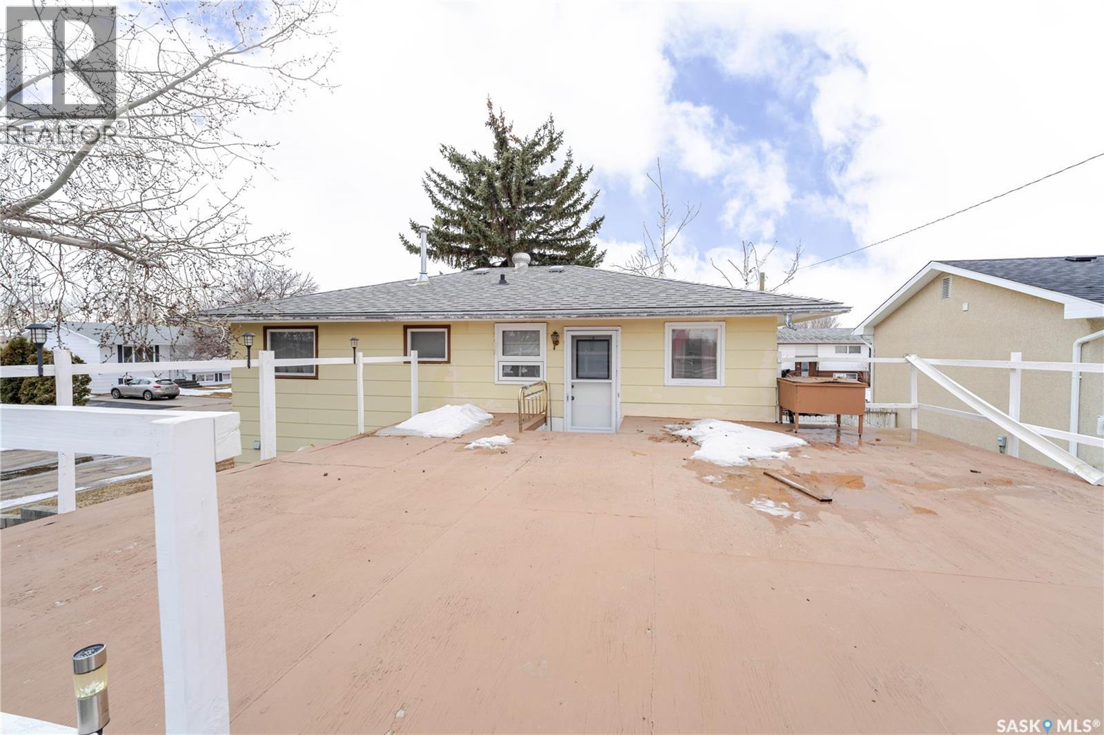 974 Hawthorne Crescent, Moose Jaw, Saskatchewan  S6H 6T6 - Photo 43 - SK030236