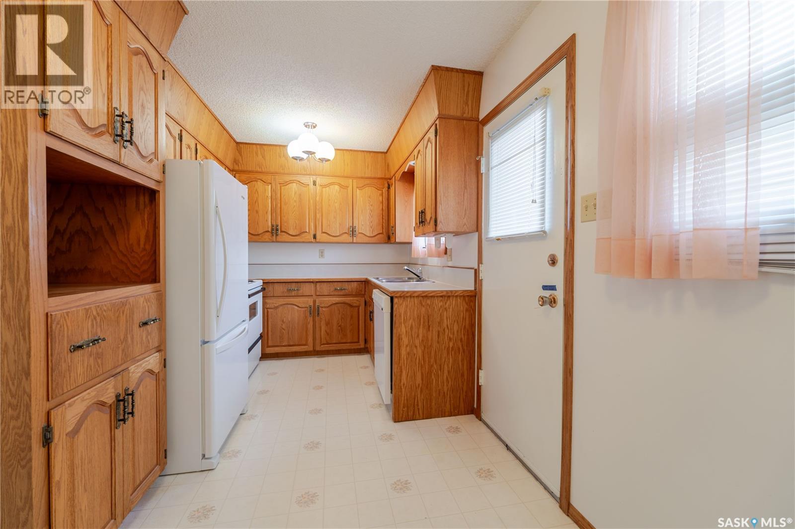 974 Hawthorne Crescent, Moose Jaw, Saskatchewan  S6H 6T6 - Photo 8 - SK030236