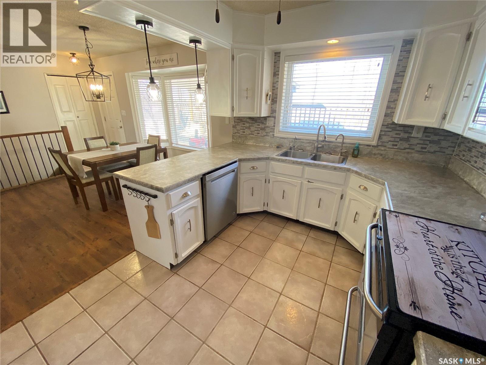 70 Matheson Crescent, Yorkton, Saskatchewan  S3N 3M3 - Photo 3 - SK030135