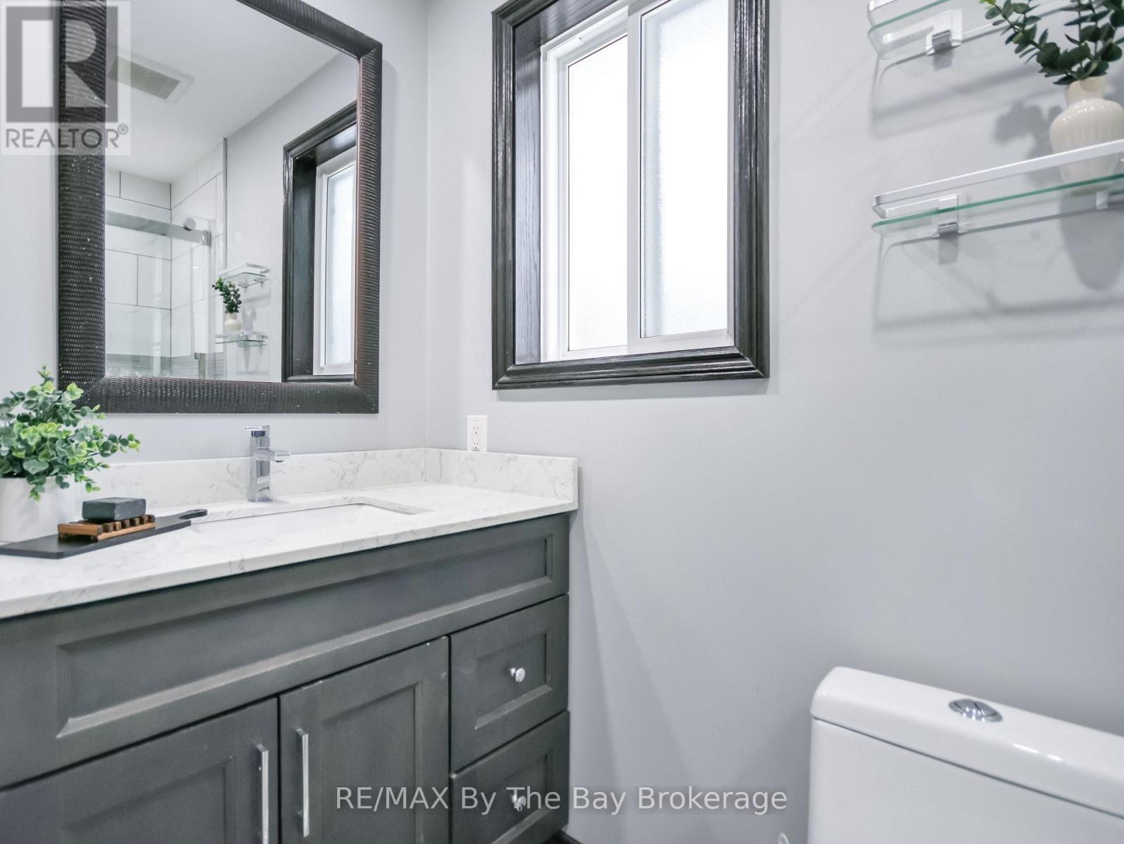 111 Balm Beach Road E, Tiny, Ontario  L0L 2J0 - Photo 29 - S12814178