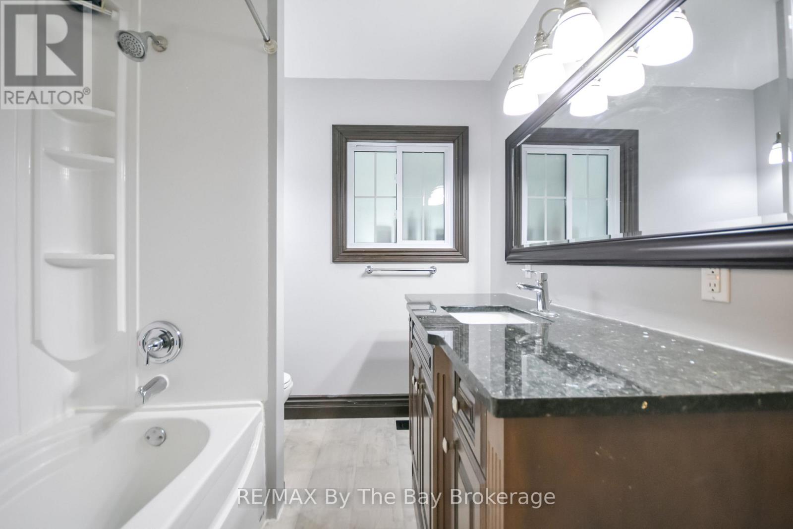 111 Balm Beach Road E, Tiny, Ontario  L0L 2J0 - Photo 34 - S12814178