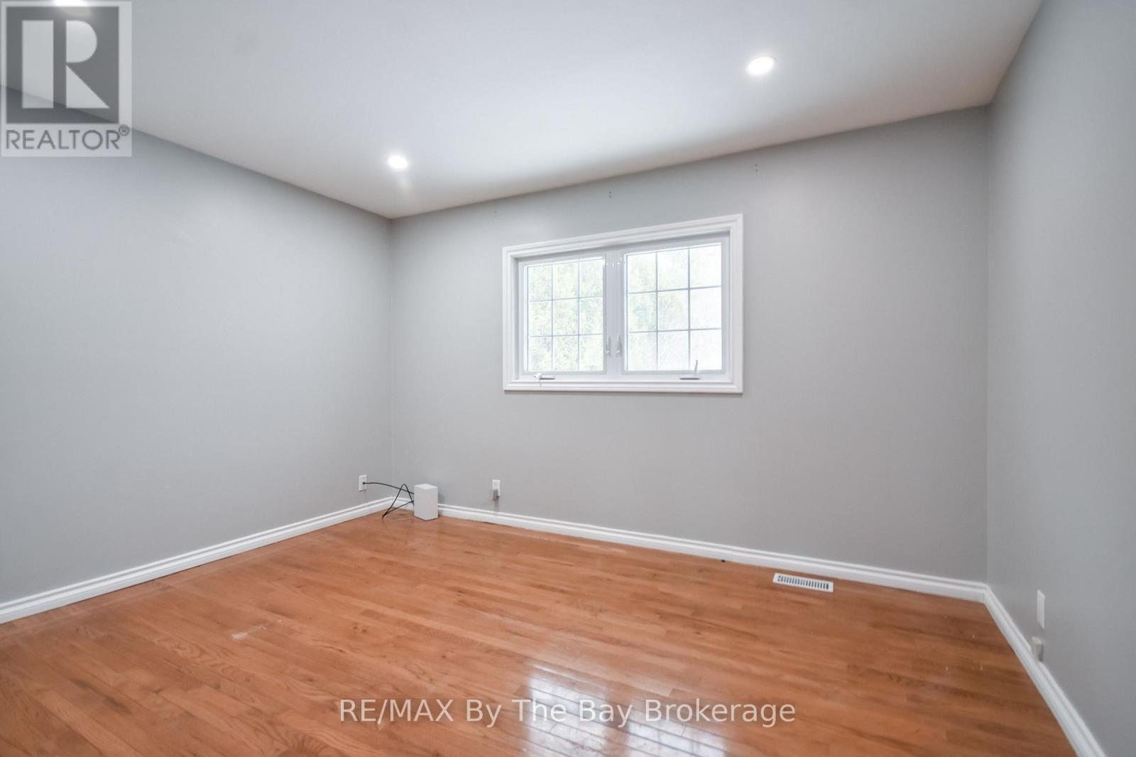 111 Balm Beach Road E, Tiny, Ontario  L0L 2J0 - Photo 36 - S12814178