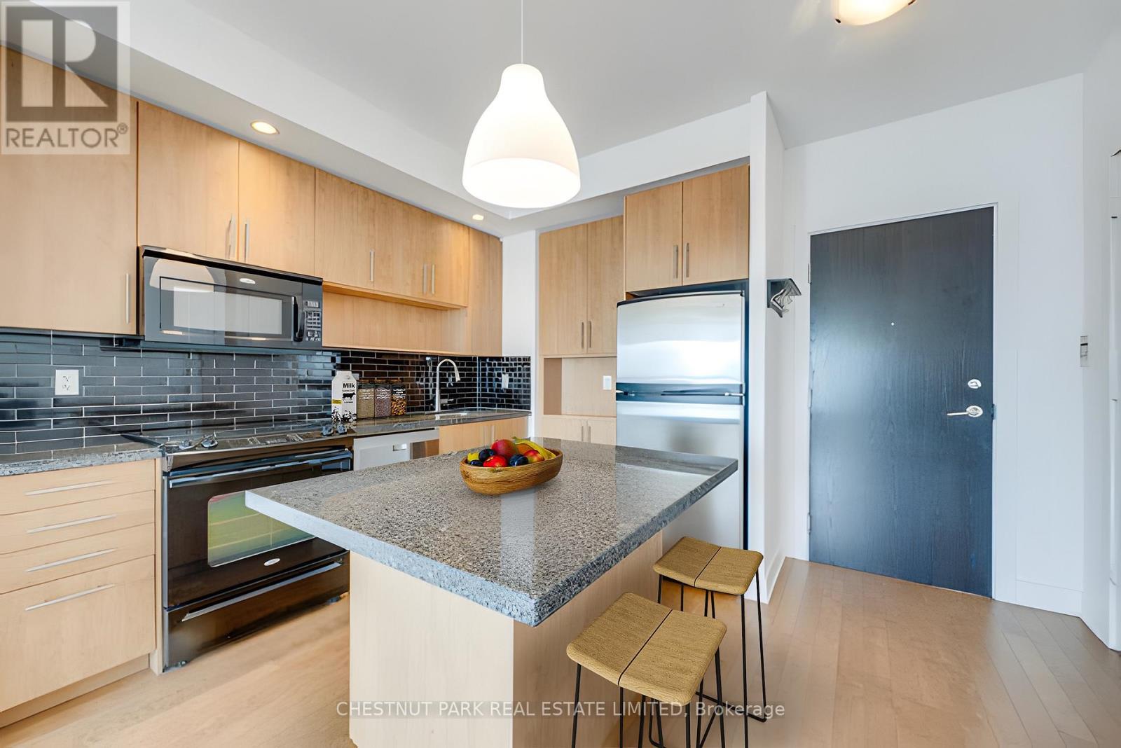 3001 - 120 Homewood Avenue, Toronto, Ontario  M4Y 2J3 - Photo 6 - C12878404