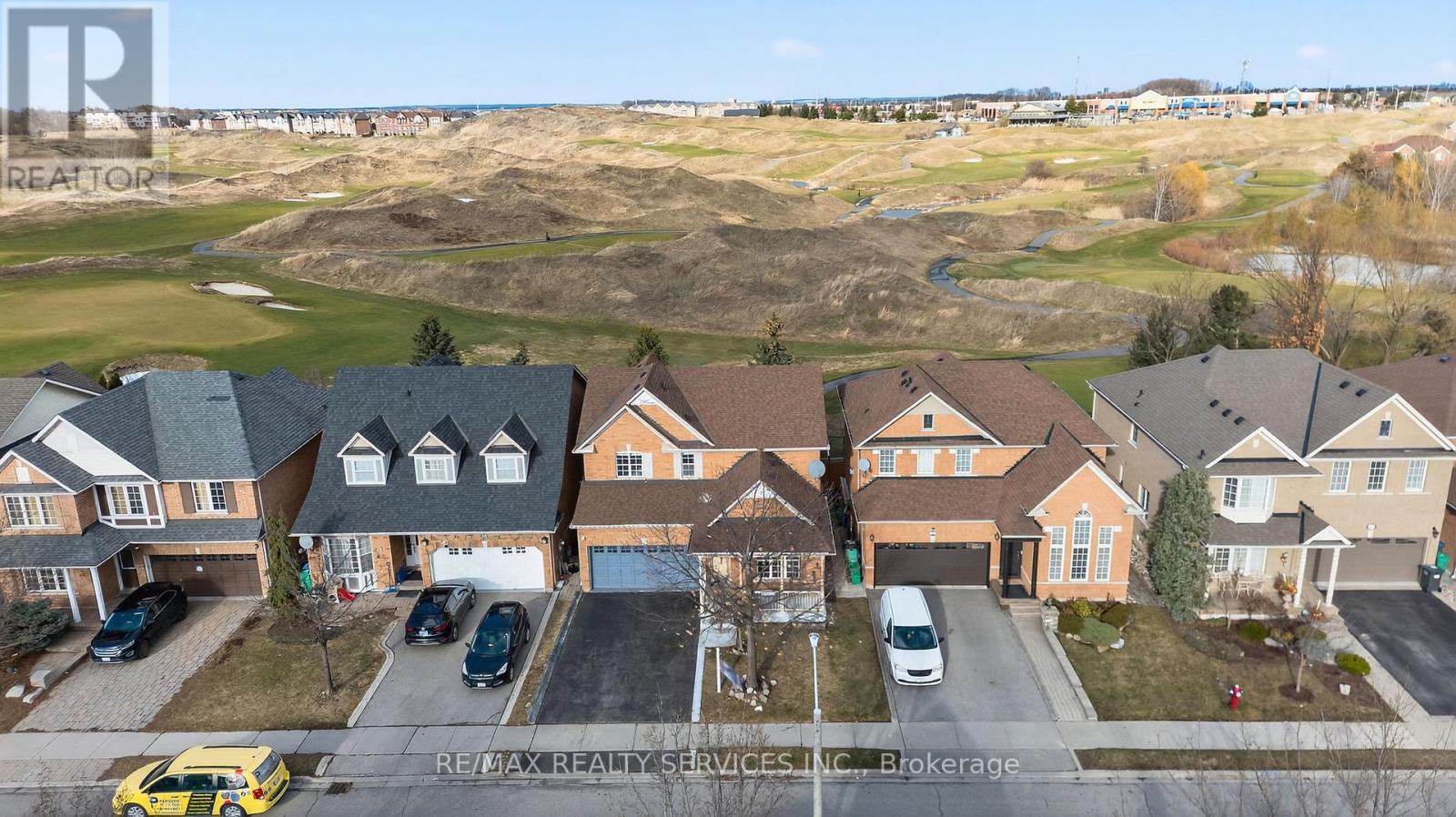 47 Upper Highlands Drive, Brampton, Ontario  L6Z 4V9 - Photo 3 - W12878564