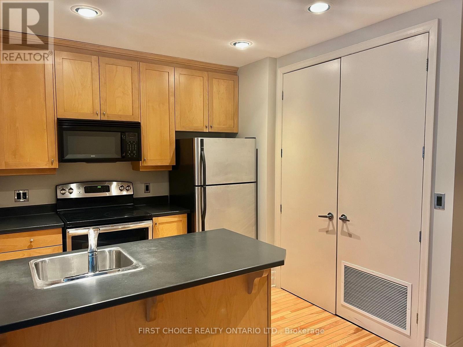 805 - 375 Lisgar Street, Ottawa, Ontario  K2P 0E3 - Photo 5 - X12873404