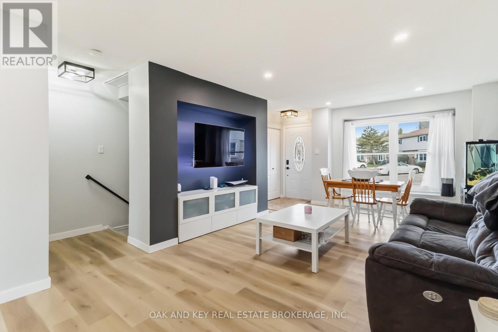 1 - 101 Highview Avenue E, London South, Ontario  N6C 5G4 - Photo 8 - X12880262