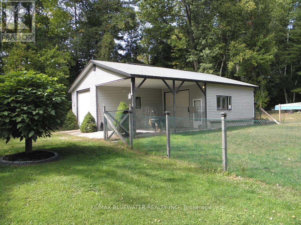 9663 Army Camp Road, Lambton Shores, Ontario  N0N 1J0 - Photo 7 - X12880316