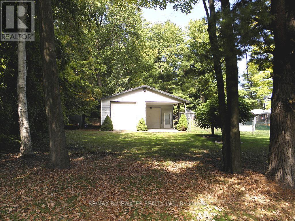 9663 Army Camp Road, Lambton Shores, Ontario  N0N 1J0 - Photo 9 - X12880316