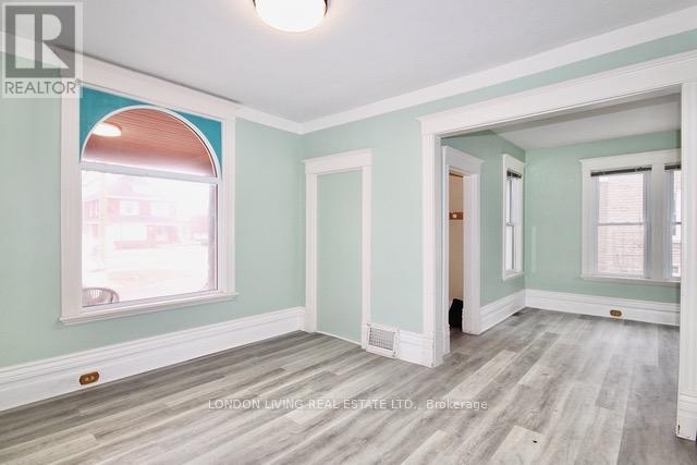 2417 Main Street, London South, Ontario  N6P 1A7 - Photo 7 - X12880332