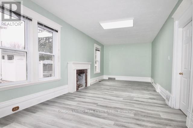 2417 Main Street, London South, Ontario  N6P 1A7 - Photo 8 - X12880332