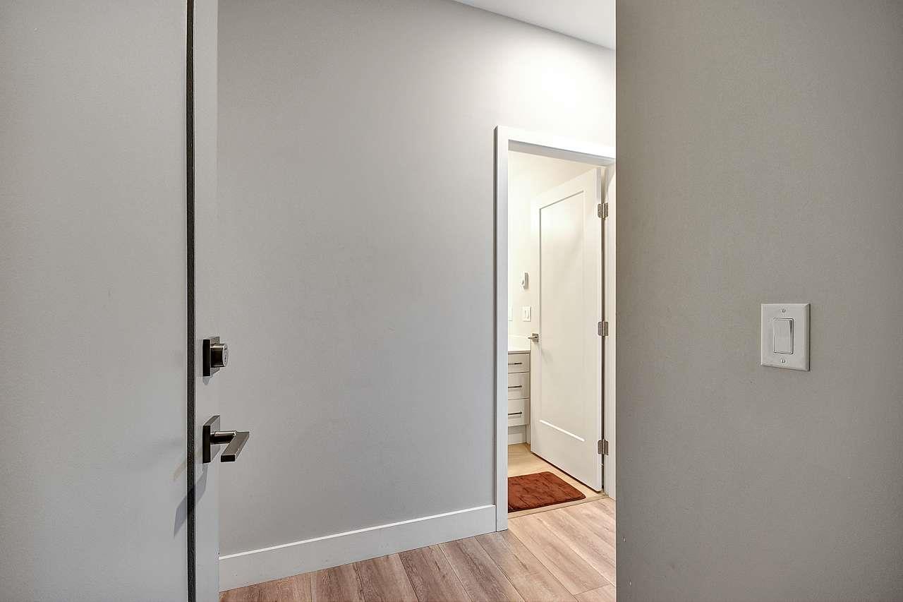 404 9015 120 Street, Delta, British Columbia  V4C 0E3 - Photo 3 - R3098512