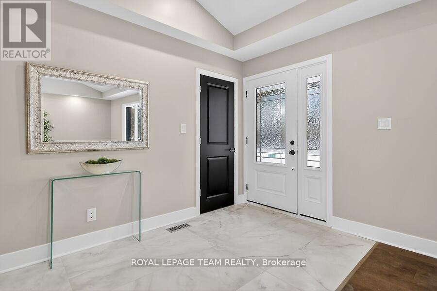 6636 Marina Drive, Ottawa, Ontario  K4M 1B3 - Photo 3 - X12880256