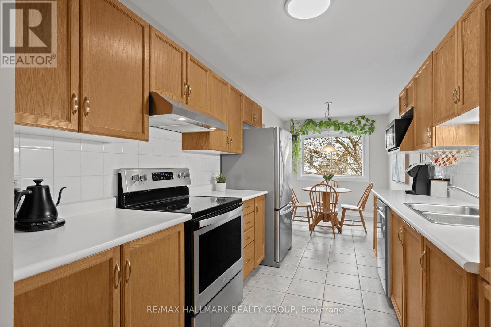 36 Cedarock Drive, Ottawa, Ontario  K2M 2H6 - Photo 15 - X12880308