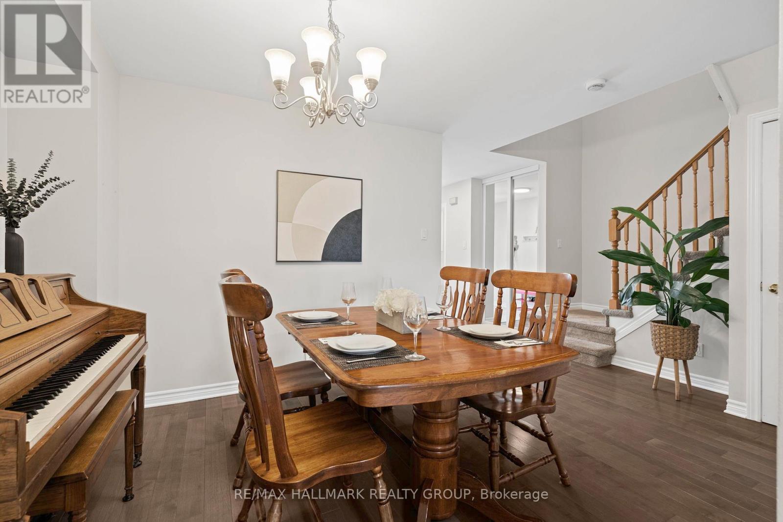 36 Cedarock Drive, Ottawa, Ontario  K2M 2H6 - Photo 6 - X12880308