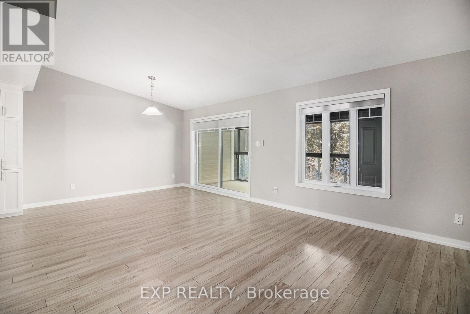 410 - 99 St Moritz Trail, Russell, Ontario  K0A 1W0 - Photo 6 - X12880330