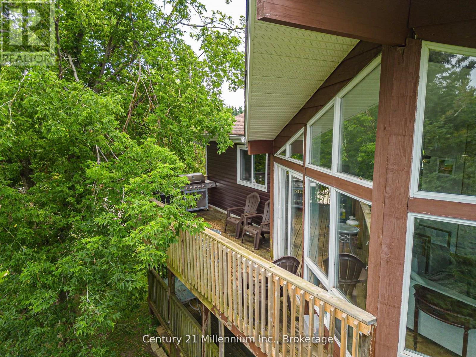 127 Scandia Lane, Blue Mountains, Ontario  N0H 2E0 - Photo 2 - X12880352