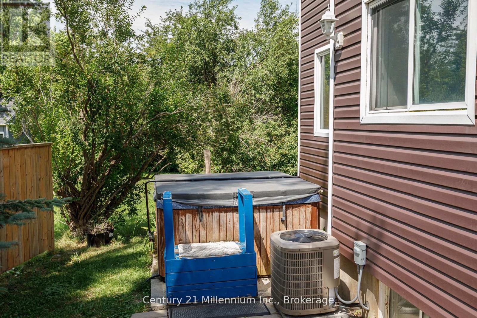 127 Scandia Lane, Blue Mountains, Ontario  N0H 2E0 - Photo 44 - X12880352