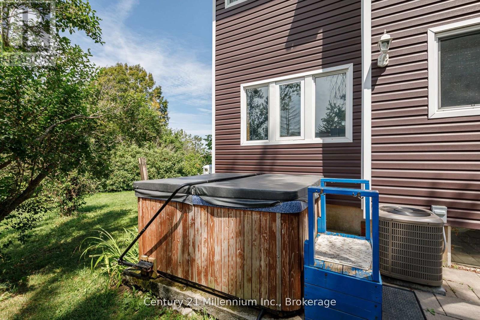 127 Scandia Lane, Blue Mountains, Ontario  N0H 2E0 - Photo 48 - X12880352