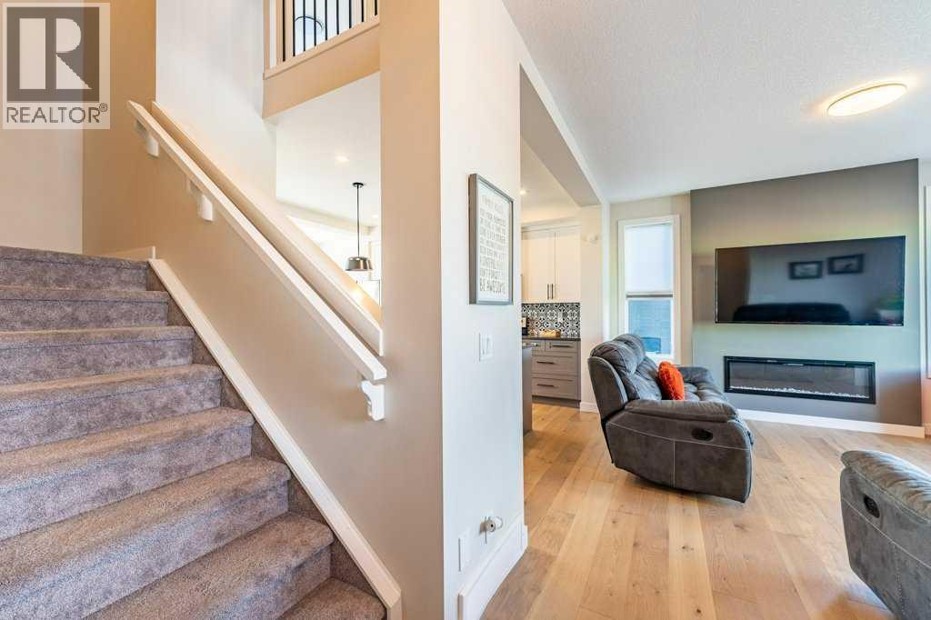 153 Waterford Boulevard, Chestermere, Alberta  T1X 2M9 - Photo 3 - A2293145