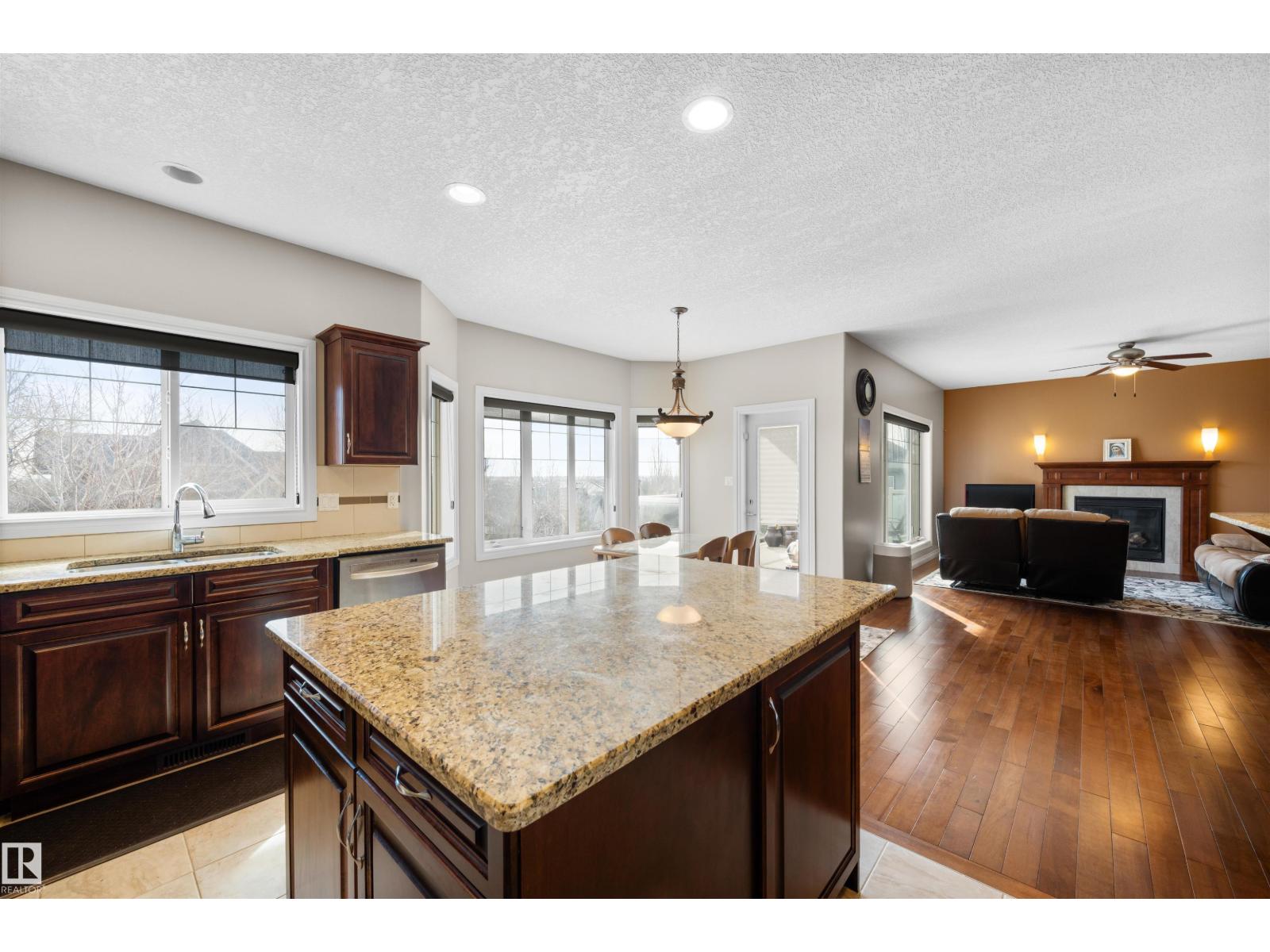 4005 Macneil Pl Nw Nw, Edmonton, Alberta  T6R 0H6 - Photo 5 - E4477321