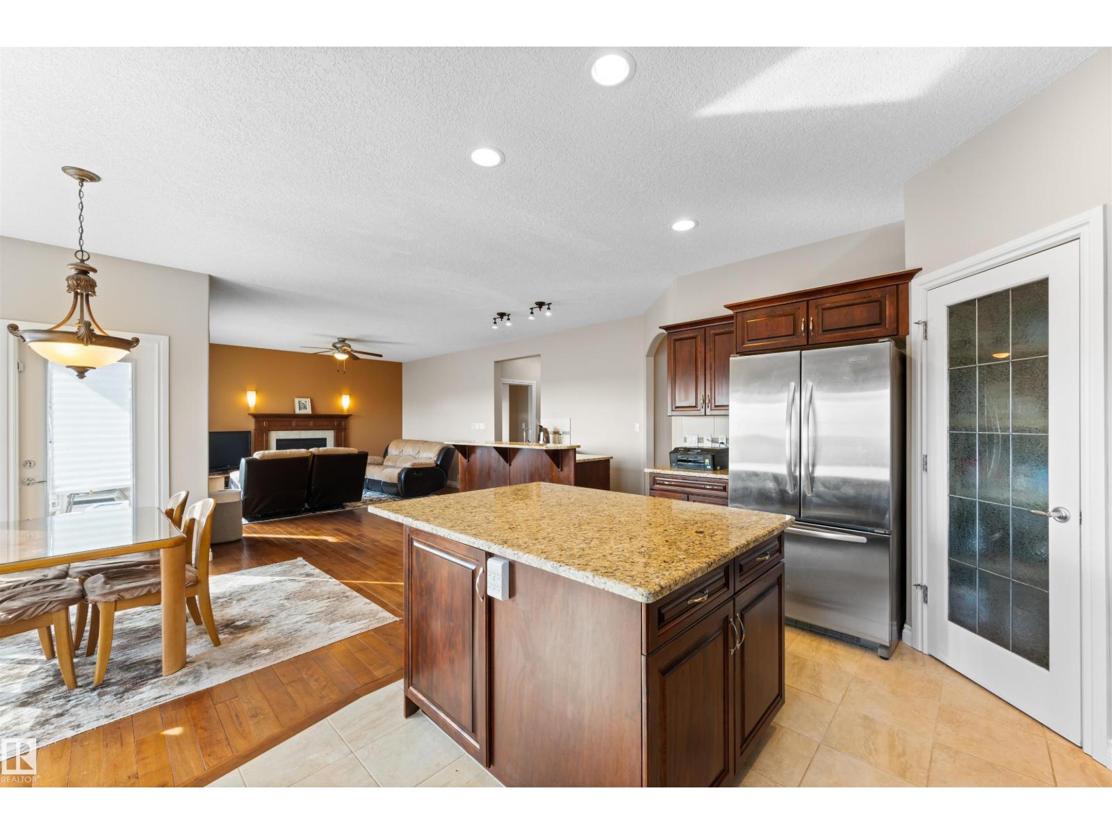 4005 Macneil Pl Nw Nw, Edmonton, Alberta  T6R 0H6 - Photo 7 - E4477321