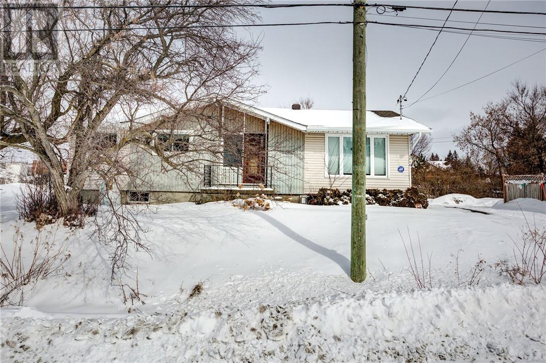 2846 Raymond, Sudbury, Ontario  P3B 1X2 - Photo 2 - 2126787