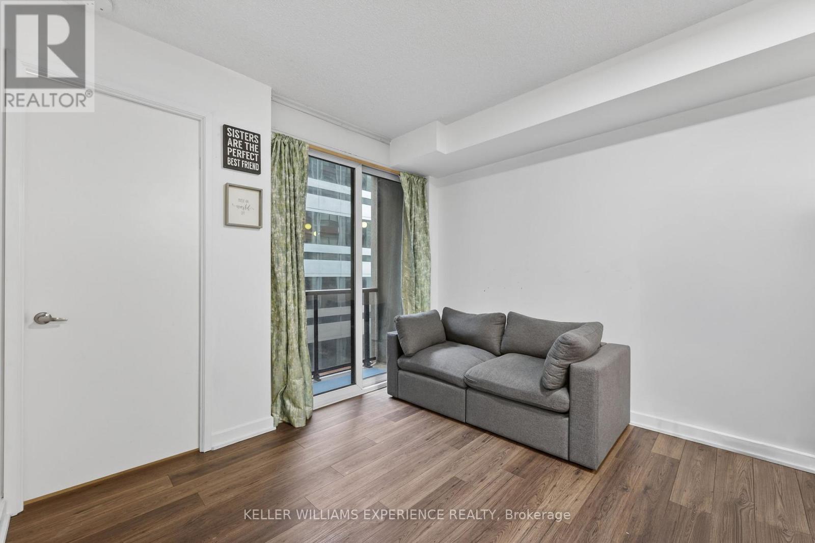 1406 - 85 Bloor Street E, Toronto, Ontario  M4W 3Y1 - Photo 11 - C12880266