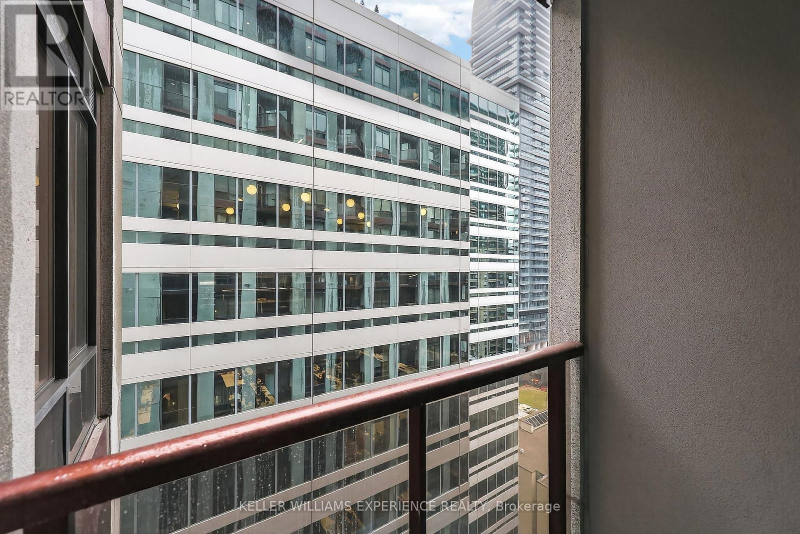 1406 - 85 Bloor Street E, Toronto, Ontario  M4W 3Y1 - Photo 13 - C12880266